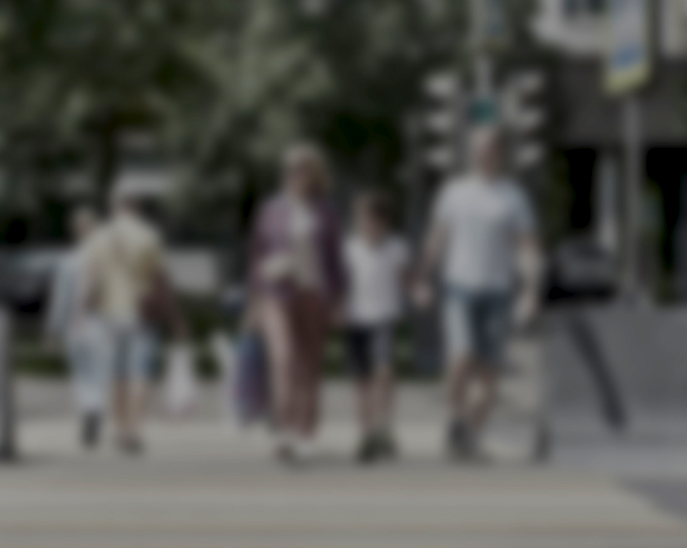 Foto Familie im Verkehr — Sicht dunkelgrau verschwommen